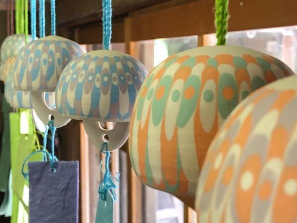 【界】21 通りの音色で涼を楽しむ 「界のご当地風鈴オーケストラ」登場 ～温泉旅館ブランドの界が提案する、至福の湯涼み体験～｜期間：2023年6月1日〜8月31日