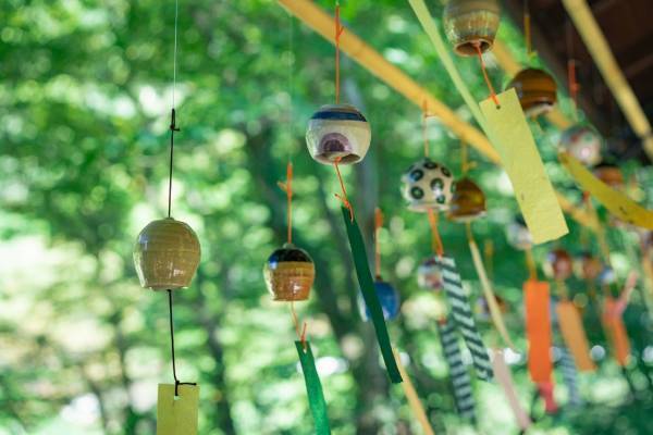 【界】21 通りの音色で涼を楽しむ 「界のご当地風鈴オーケストラ」登場 ～温泉旅館ブランドの界が提案する、至福の湯涼み体験～｜期間：2023年6月1日〜8月31日