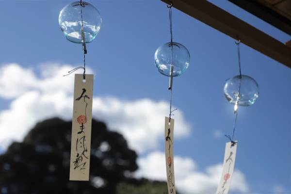 【界】21 通りの音色で涼を楽しむ 「界のご当地風鈴オーケストラ」登場 ～温泉旅館ブランドの界が提案する、至福の湯涼み体験～｜期間：2023年6月1日〜8月31日