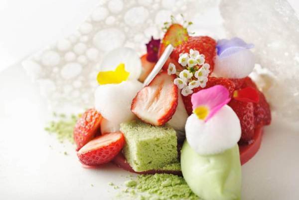 【リゾナーレ八ヶ岳】行者ニンニクや蕗味噌、芽キャベツなど旬の味覚を堪能できる春限定のディナーコースを提供｜期間：2023年3月21日～6月27日