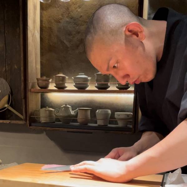 吉祥寺【銘酒の飲み比べも！】新たな旬の鮨割烹「一箇半箇（いっこはんこ）」がオープン