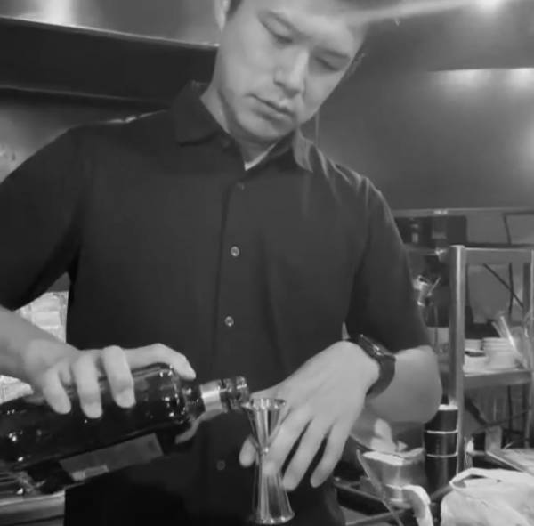 新宿【二ヶ月連続オープン】 Snack & Bar「Frank a ball」が土日限定でオープン！