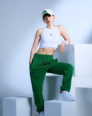 山本舞香とのコラボコレクションがニューエラから登場