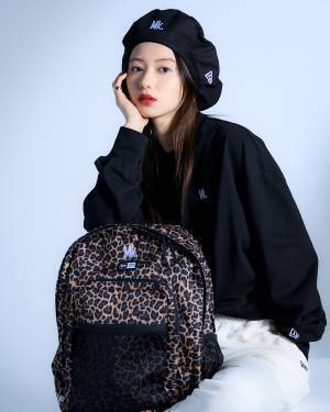 山本舞香とのコラボコレクションがニューエラから登場