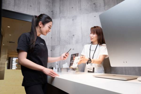 元プロボクサー・アクセル住吉が地元・下関にジムをオープン！暗闇ボクササイズの新店舗「A-WORX boxing＋fitness」にてRDX®SPORTSの取り扱いを開始！