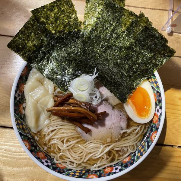 【完飲必須】煮干しのフルボディスープ「奈つやの中華そば」が目黒不動前にオープン！