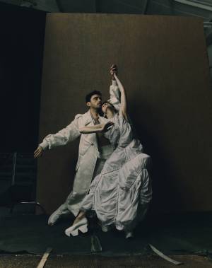 日本の祝祭舞踏「三番叟」がイギリスの現代舞踊と融合、LGBTQ+ダンスデュオThick&Tightと能楽師の驚愕のコラボ！カンフェティでチケット発売