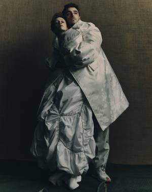 日本の祝祭舞踏「三番叟」がイギリスの現代舞踊と融合、LGBTQ+ダンスデュオThick&Tightと能楽師の驚愕のコラボ！カンフェティでチケット発売