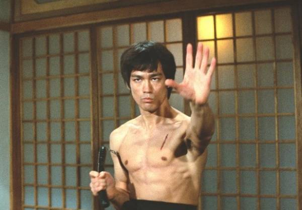 ５週連続・没後５０年　ブルース・リー特集!!『ドラゴン危機一発』『ドラゴン怒りの鉄拳』『ドラゴンへの道』『死亡遊戯』『死亡の塔』6月12日（月）よりＢＳ松竹東急で“５週連続”放送が決定!!