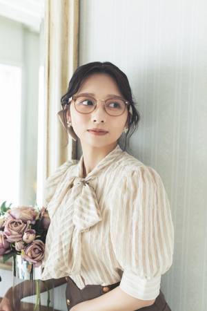 美容系動画クリエイター ななこコラボレーション　わたしの"かわいい"をメイクするメガネ「Zoff｜nanako」