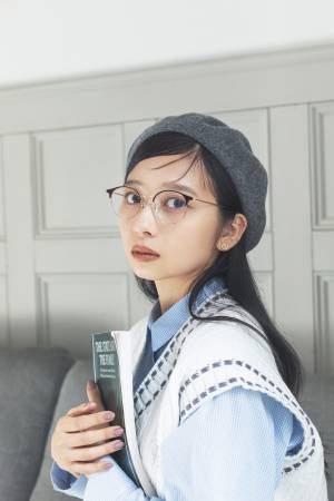 美容系動画クリエイター ななこコラボレーション　わたしの"かわいい"をメイクするメガネ「Zoff｜nanako」