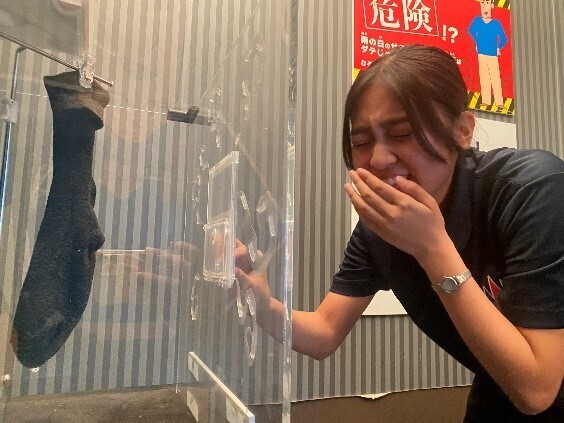 最臭兵器！日本を代表するサラリーマン「野原ひろし」の靴下の臭いに負けるな⁉ 汗ばむ夏に『雨の日も夏の日もサラリーマンの靴下はダテじゃない！ キミはひろしの靴下の臭いに耐え切る事ができるのか？！』7月22日より開催中