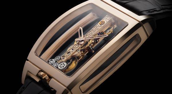 出会いを生む時計、コルムの『ゴールデンブリッジ』が入荷