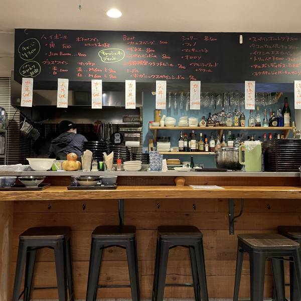 【女性蕎麦職人】横浜反町に手打ちの本格立ち食いそば「しおや」がオープン！