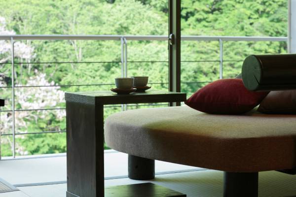 【界】温泉旅館のとっておきの場所で、ここでしか飲めない幸せな一杯を堪能 「至福の湯上がりビール」2023年も提供｜期間：2023年6月1日～10月31日