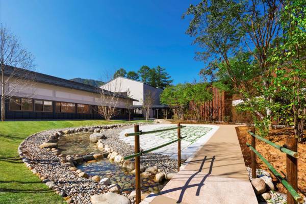 【界】温泉旅館のとっておきの場所で、ここでしか飲めない幸せな一杯を堪能 「至福の湯上がりビール」2023年も提供｜期間：2023年6月1日～10月31日