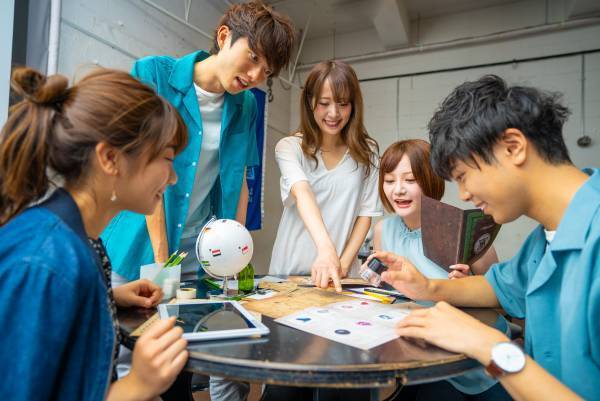 事件の鍵を握るのは、記憶を失った灰原哀！ リアル脱出ゲーム×名探偵コナンシリーズ最新作  『黒鉄の海中研究所からの脱出』全国各地で開催決定！ 大ヒット上映中『名探偵コナン 黒鉄の魚影』の後日譚を体感せよ