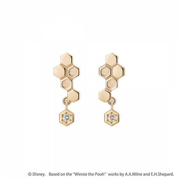 「くまのプーさん」　新作ネックレス＆ピアス “幸せを溜めこむ”幸運のモチーフ、ハニカムをデザイン