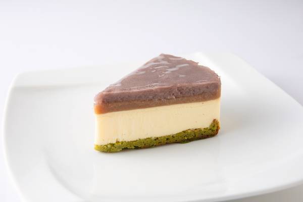 ６月１日～６月３０日（金）最終日、期間限定で「水無月風フロマージュ」を新発売！ 【パティスリー洛甘舎】