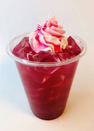 シダックスが飲食メニューの開発・運営を行うCONTEMPORARY STAGE「ケイ×ヤク」コラボカフェが２０２３年７月１３日（木）～開催決定！