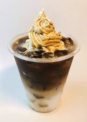 シダックスが飲食メニューの開発・運営を行うCONTEMPORARY STAGE「ケイ×ヤク」コラボカフェが２０２３年７月１３日（木）～開催決定！