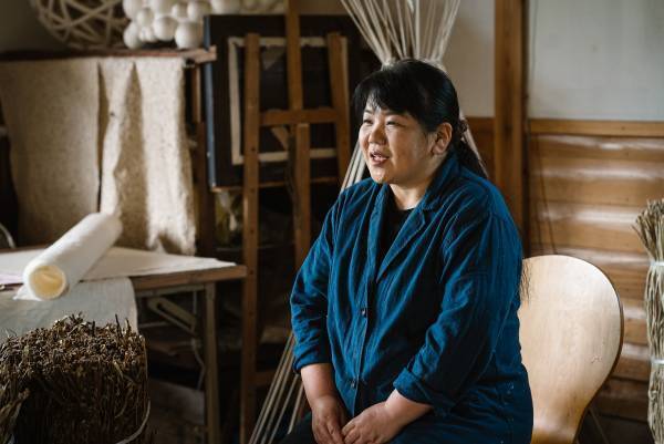 【界 川治】～職人、生産者と行うご当地文化体験「手業(てわざ)のひととき」～「伝統工芸士と大子那須楮(だいごなすこうぞ)100％の『烏山和紙』紙漉き体験」開催｜期間：2023年3月１日～8月31日