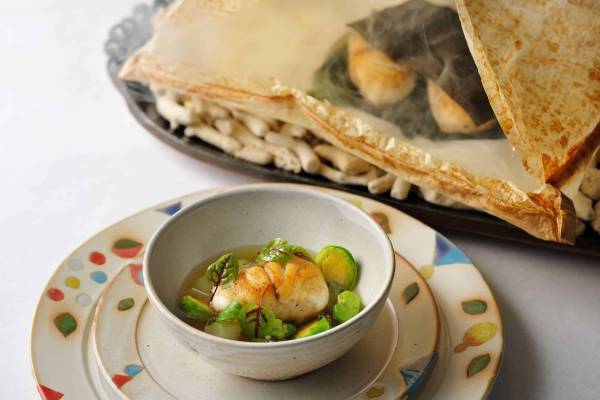 【星のや沖縄】沖縄で親しまれている食材の新たな魅力に出会う 「琉球シチリアーナ」春のディナーコース提供開始 ～月桃の香りや島らっきょう、ゼンマイで春を味わう～｜開始日：2023年3月1日