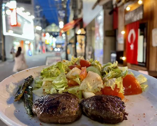六角橋商店街【ガチトルコ】トルコ家庭料理店 "poyrazhayriceft kafe restorand" がオープン