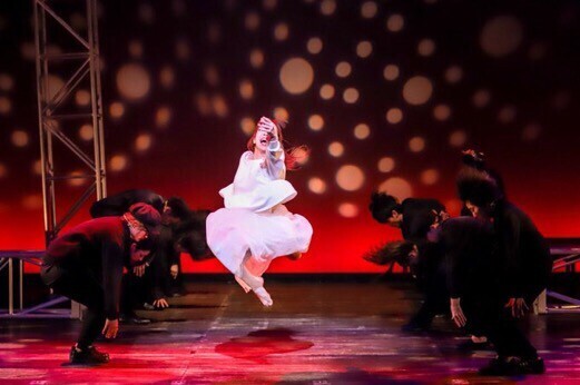 齋明寺麻里愛主演　社会的課題に演劇と音楽で切り込む、せんすtheatre新作「２４．」　芸文ホールで上演