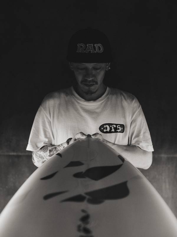 鍾乳洞を“着る”！ずっと涼しさが続く「鍾乳洞Tシャツ」｜日原鍾乳洞×MHAK×CHROMEのコラボも実現｜持続冷却シャツを新商品