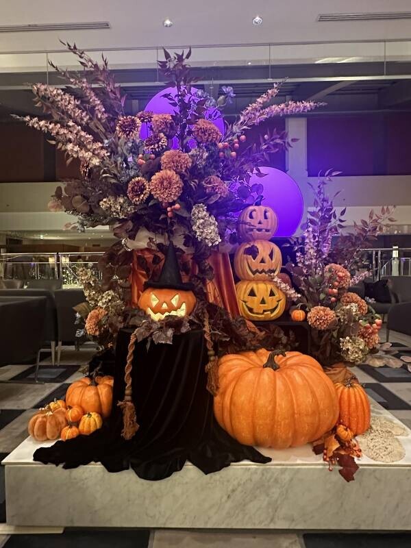 ホテル京阪 ユニバーサル・タワー ハロウィーンシーズンを彩る館内装飾と期間限定ルーム