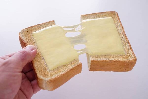 いま注目の展覧会が広島で初開催！どっちが木で、どっちが本物？「キボリノコンノ展 食べたい！木彫りアートの世界」来年2月28日から広島三越にて開催！