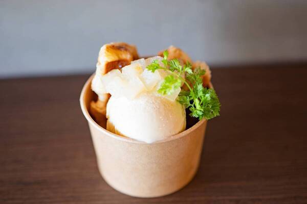 【BBQ&Co】明石公園内のカフェ＆レストランTTT、秋限定のデザート『クロッフルアイス』販売開始！サクサク食感のクロッフルとひんやりアイスが絶妙な組み合わせ！