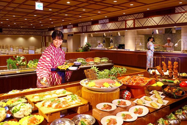 大江戸温泉物語が展開する和モダン温泉宿 【大江戸温泉物語Premium 山下家】が4月22日、石川県加賀市にリニューアルオープン