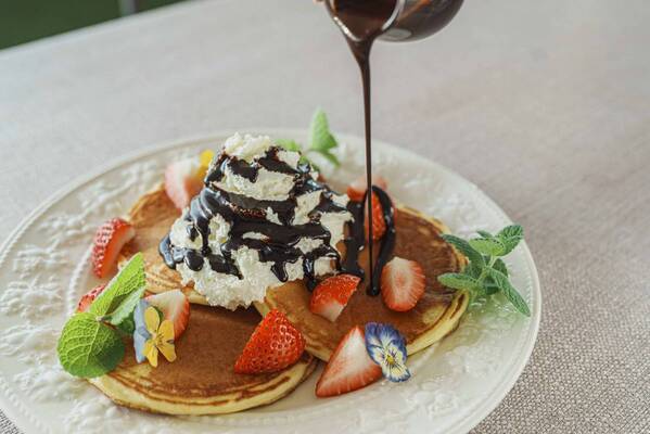 兵庫・淡路島 チョコレートの香り広がる、冬の贅沢時間『冬の淡路島西海岸 こころあたたまる、とろけるショコラ』12月7日より開始！