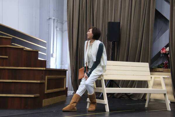 ブロードウェイミュージカル「クラスアクト」稽古場取材会開催!!コーラスラインの作詞家、エド・クレバン役の筧利夫「見どころはコーラスラインを踊るシーン」