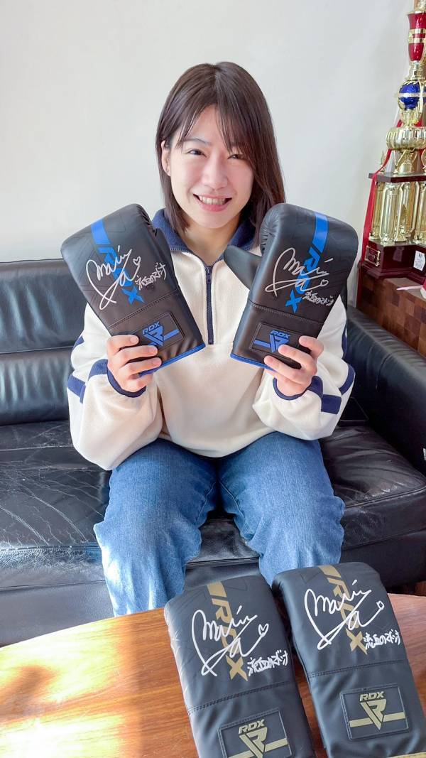 流血のマドンナ 鈴木万李弥 選手のサイン入りグローブが当たる、スペシャルコラボ企画決定！