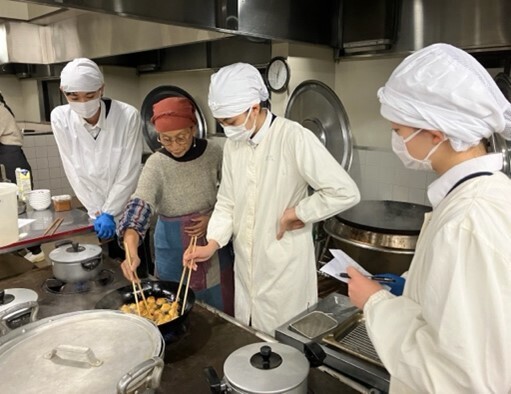 持続可能な社会と食の大切さを考える。生徒が作る給食でマクロビオティックを実践！