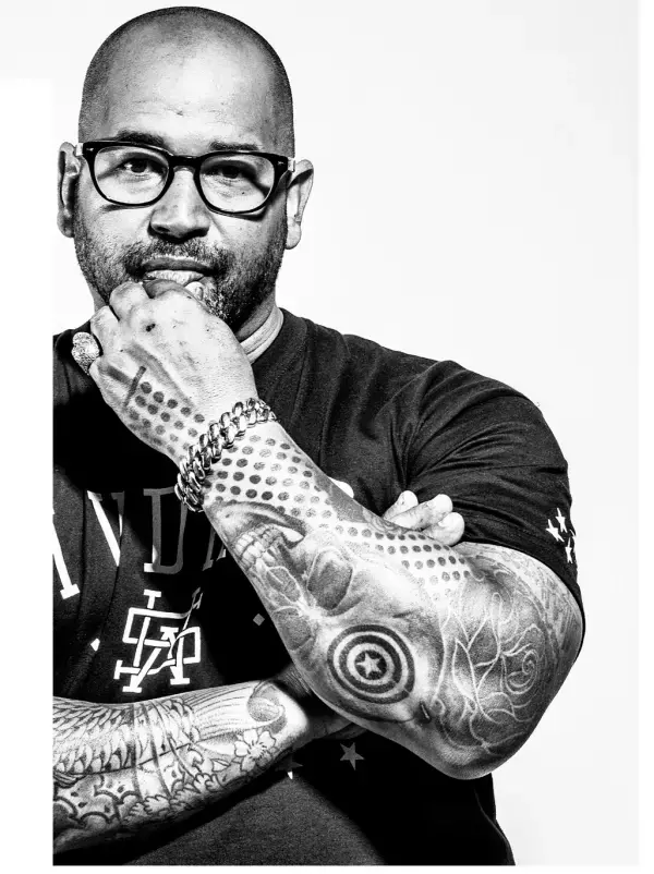 アディダス、USオープン、ディオール等のミューラルを手がけた２人のグラフィティアーティストの作品がキャンバスに