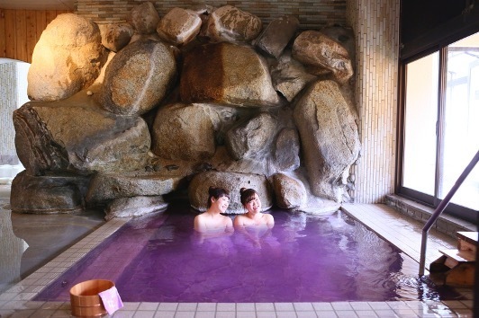 2月23日は「富士山の日」。 山梨ワインとバイキングのペアリングを楽しむ山梨県の温泉ホテル。 大江戸温泉物語 ホテル新光で3月1日、【春のまんぞくバイキング】スタート！