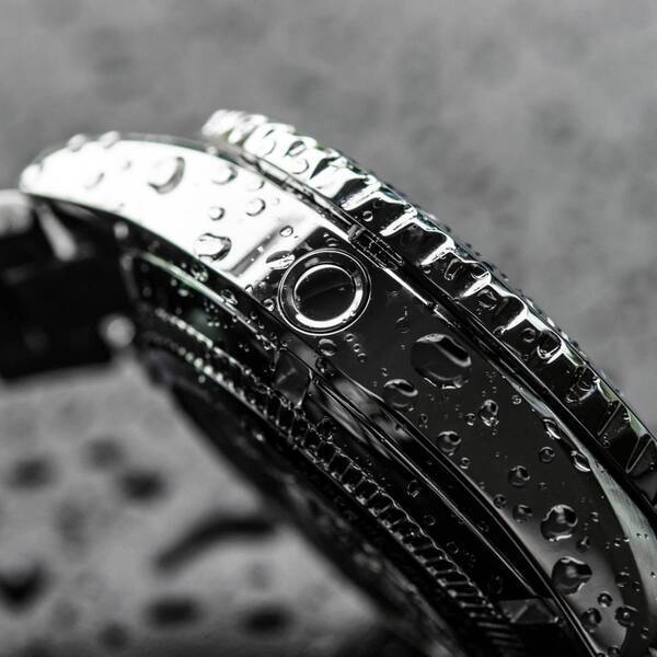 エドックスが日本限定『ネプチュニアン オートマティック』を3月7日に発売