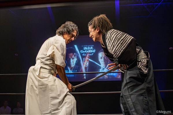 プロレスリングの上で役者たちが殺陣で対戦　インディ高橋（劇団☆新感線）や和泉元彌ほか　『BLACK TOURNAMENT ～fourth break～』対戦カード決定