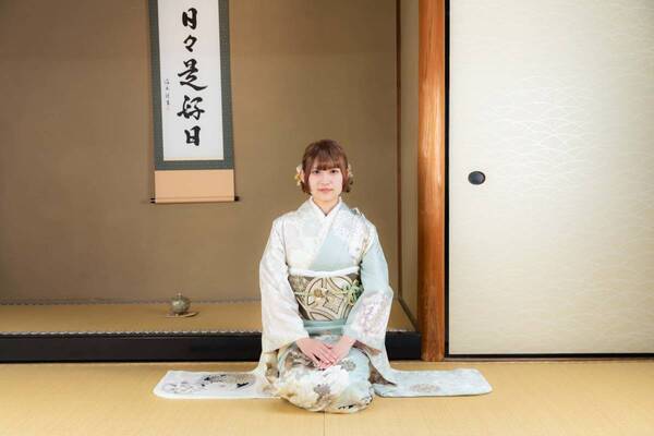 海外観光客（インバウンド）向け豪華振袖ロケーション撮影の販売開始。千枚以上の中からお気に入りの1着を選んで最高の思い出に