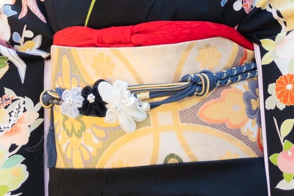 海外観光客（インバウンド）向け豪華振袖ロケーション撮影の販売開始。千枚以上の中からお気に入りの1着を選んで最高の思い出に