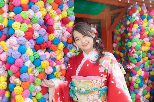 海外観光客（インバウンド）向け豪華振袖ロケーション撮影の販売開始。千枚以上の中からお気に入りの1着を選んで最高の思い出に