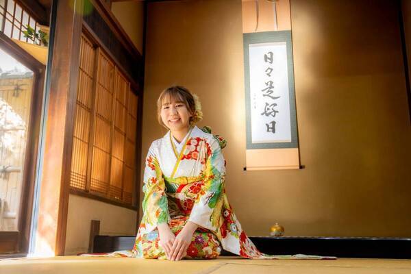 海外観光客（インバウンド）向け豪華振袖ロケーション撮影の販売開始。千枚以上の中からお気に入りの1着を選んで最高の思い出に