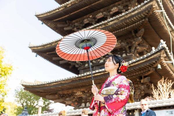 海外観光客（インバウンド）向け豪華振袖ロケーション撮影の販売開始。千枚以上の中からお気に入りの1着を選んで最高の思い出に