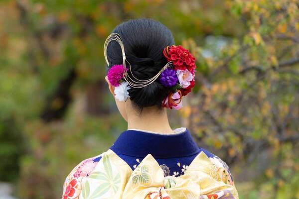 海外観光客（インバウンド）向け豪華振袖ロケーション撮影の販売開始。千枚以上の中からお気に入りの1着を選んで最高の思い出に