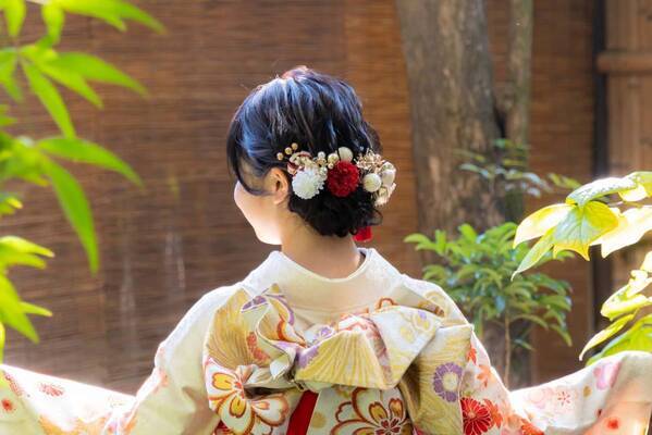 海外観光客（インバウンド）向け豪華振袖ロケーション撮影の販売開始。千枚以上の中からお気に入りの1着を選んで最高の思い出に