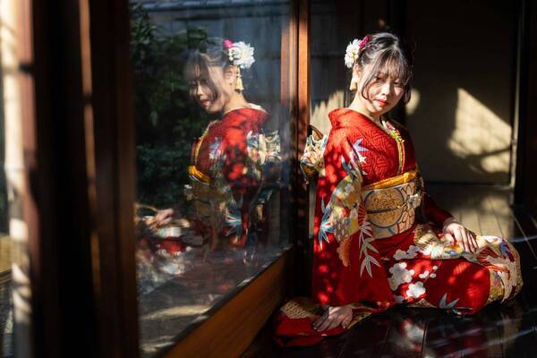 海外観光客（インバウンド）向け豪華振袖ロケーション撮影の販売開始。千枚以上の中からお気に入りの1着を選んで最高の思い出に
